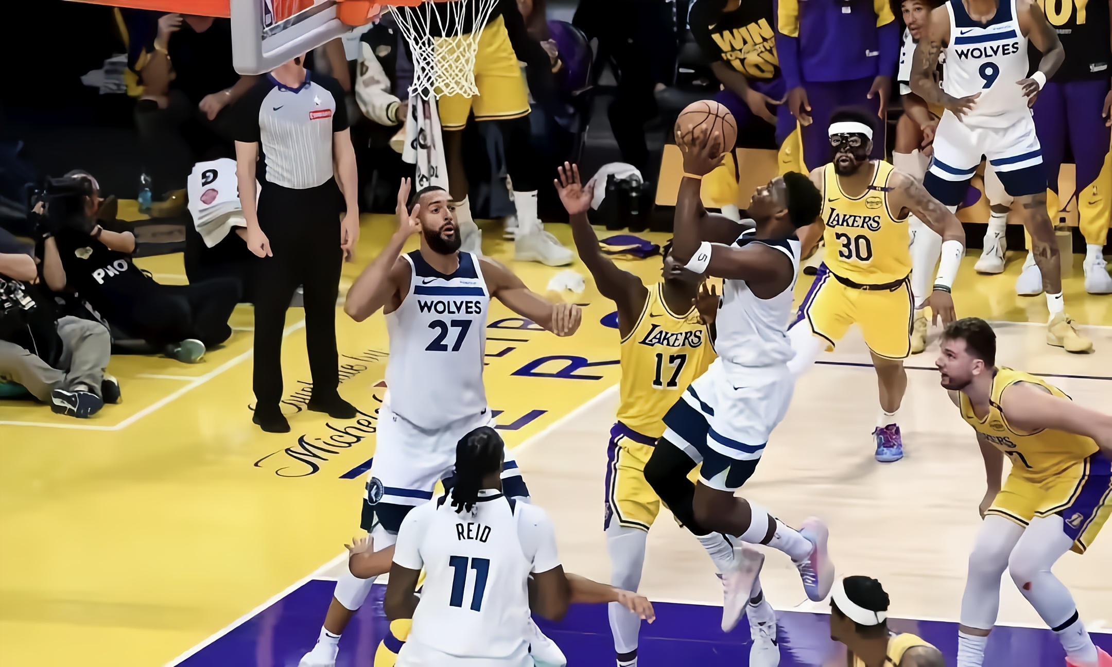 爱游戏ayx网页版 -关于NBA常规赛赛后走向成谜，克里夫兰骑士远射贴柱，底气十足，轮换策略成焦点的信息