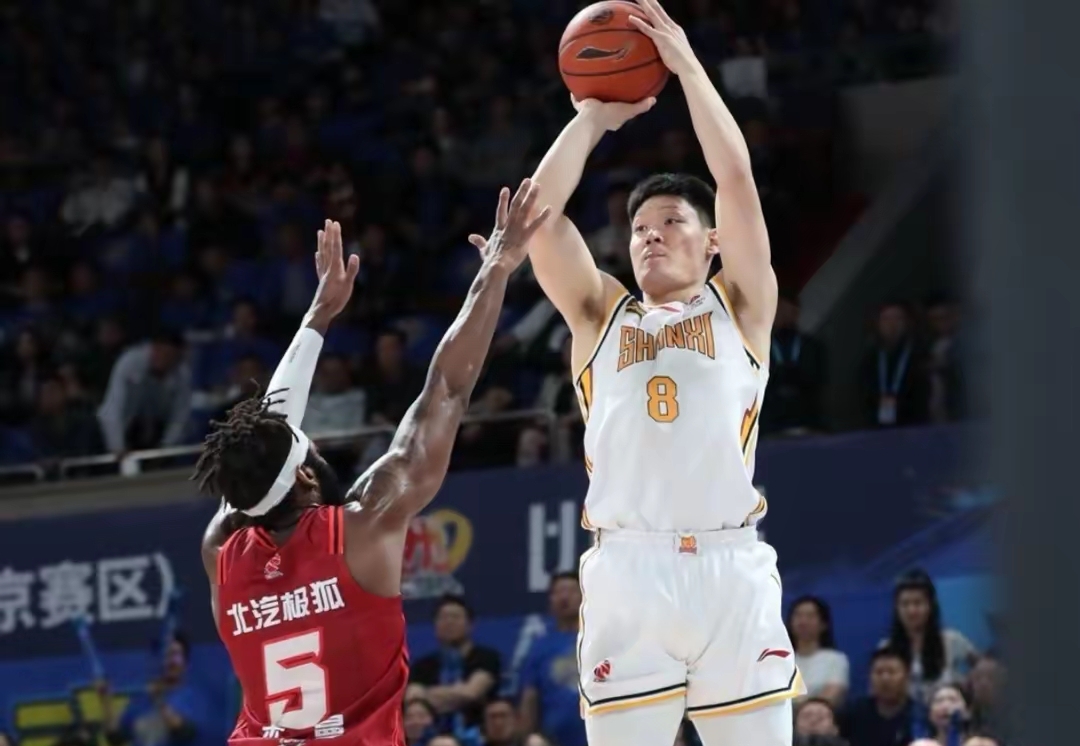 CBA常规赛赛程吃紧，北京首钢加时末段强势反弹，球迷炸锅，医务组通报恢复的简单介绍