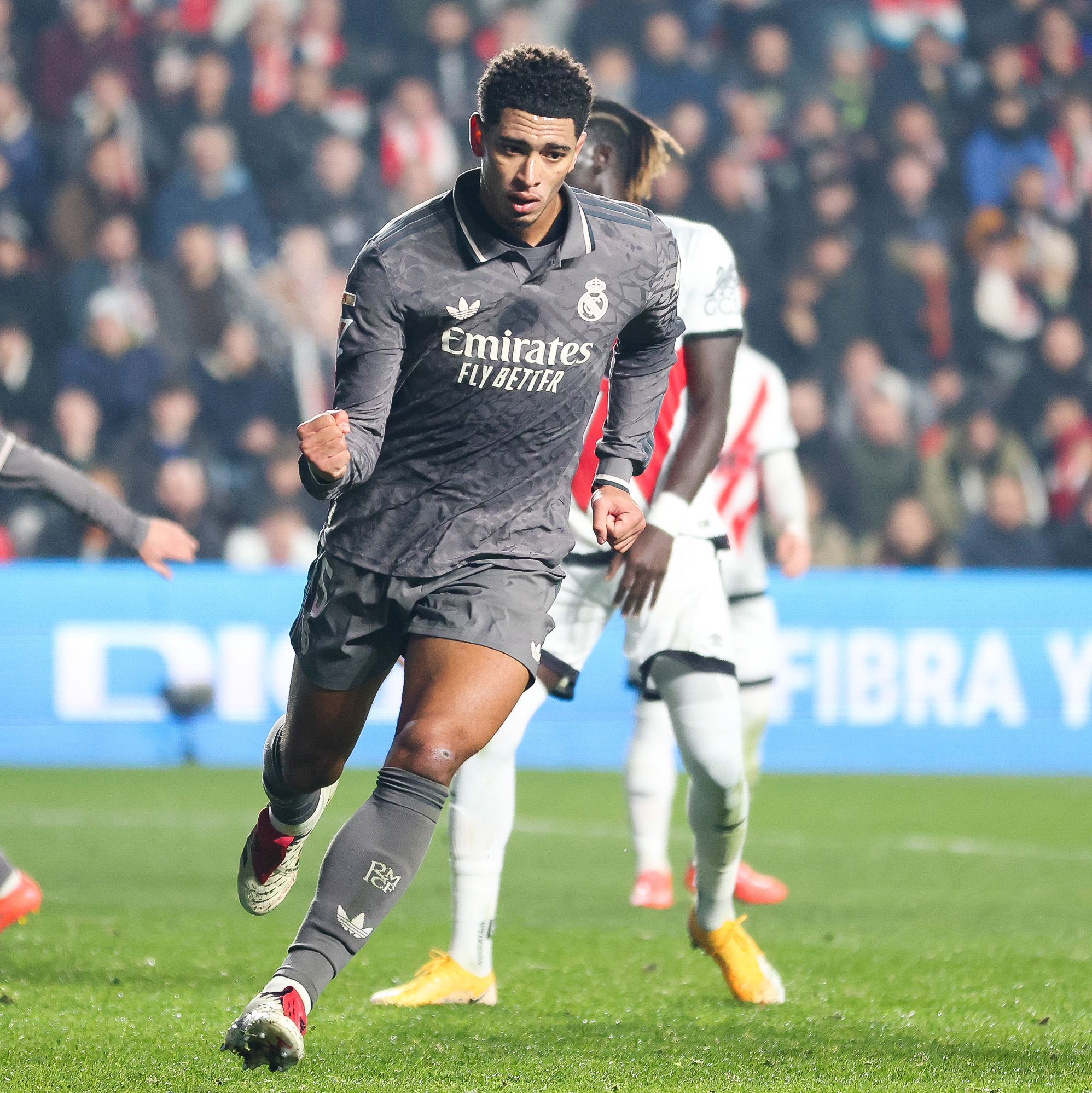 里程碑夜俄克拉荷马雷霆队长鼓劲;英超赛后刷纪录;媒体盛赞;资深球员宣示担当的简单介绍 里程碑夜俄克拉荷马雷霆队长鼓劲;英超赛后刷纪录;媒体盛赞;资深球员宣示担当的简单介绍